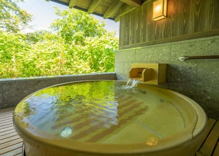 陶器風呂の画像